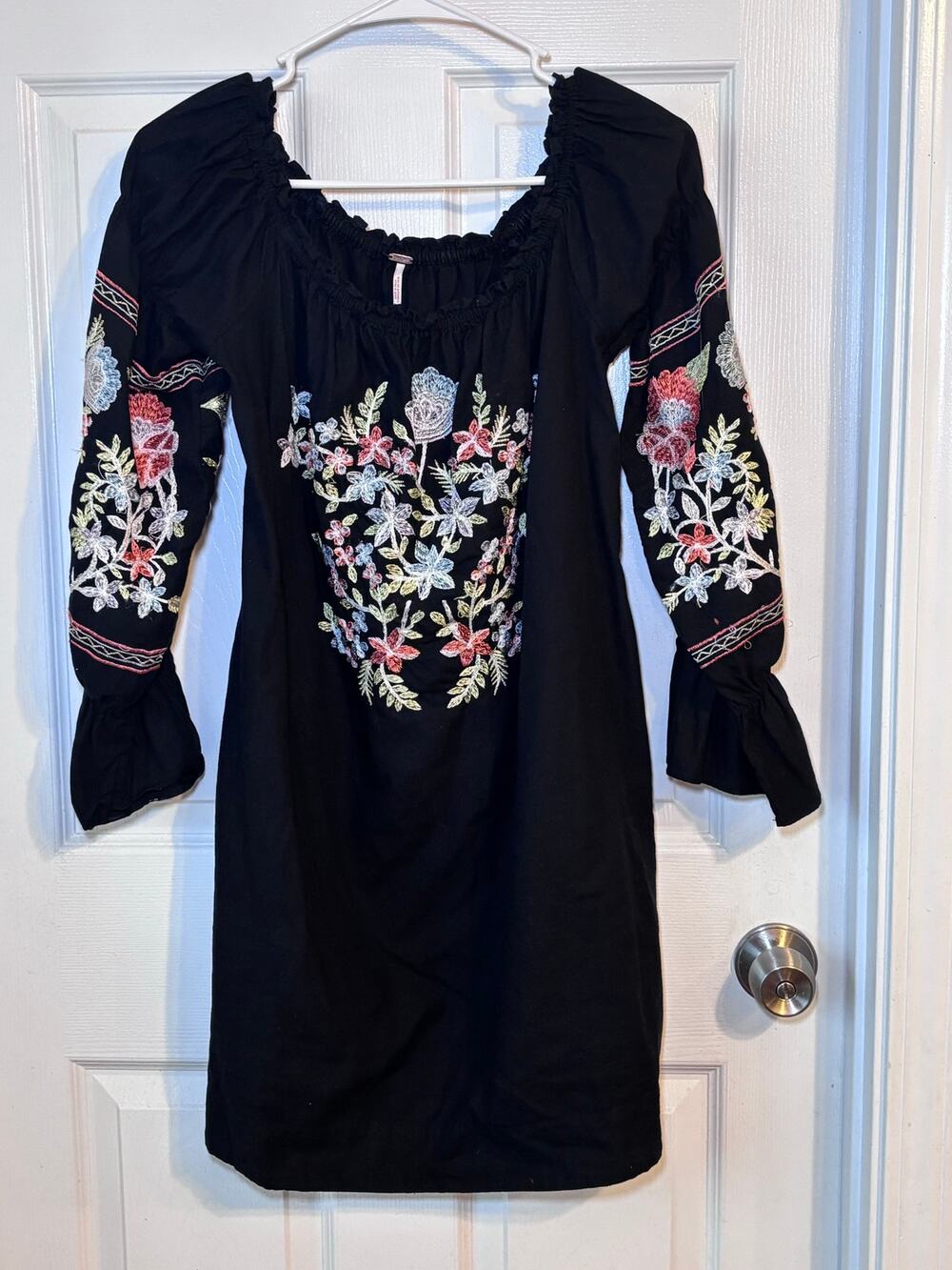 Free People Black Floral Embroidered Boho Mini Dress Women’s Medium Bell Sleeve